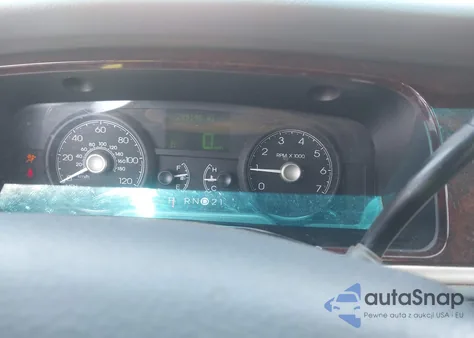 2006 Lincoln Town Car Signature from USA, damaged, VIN 1LNHM81V56Y612281